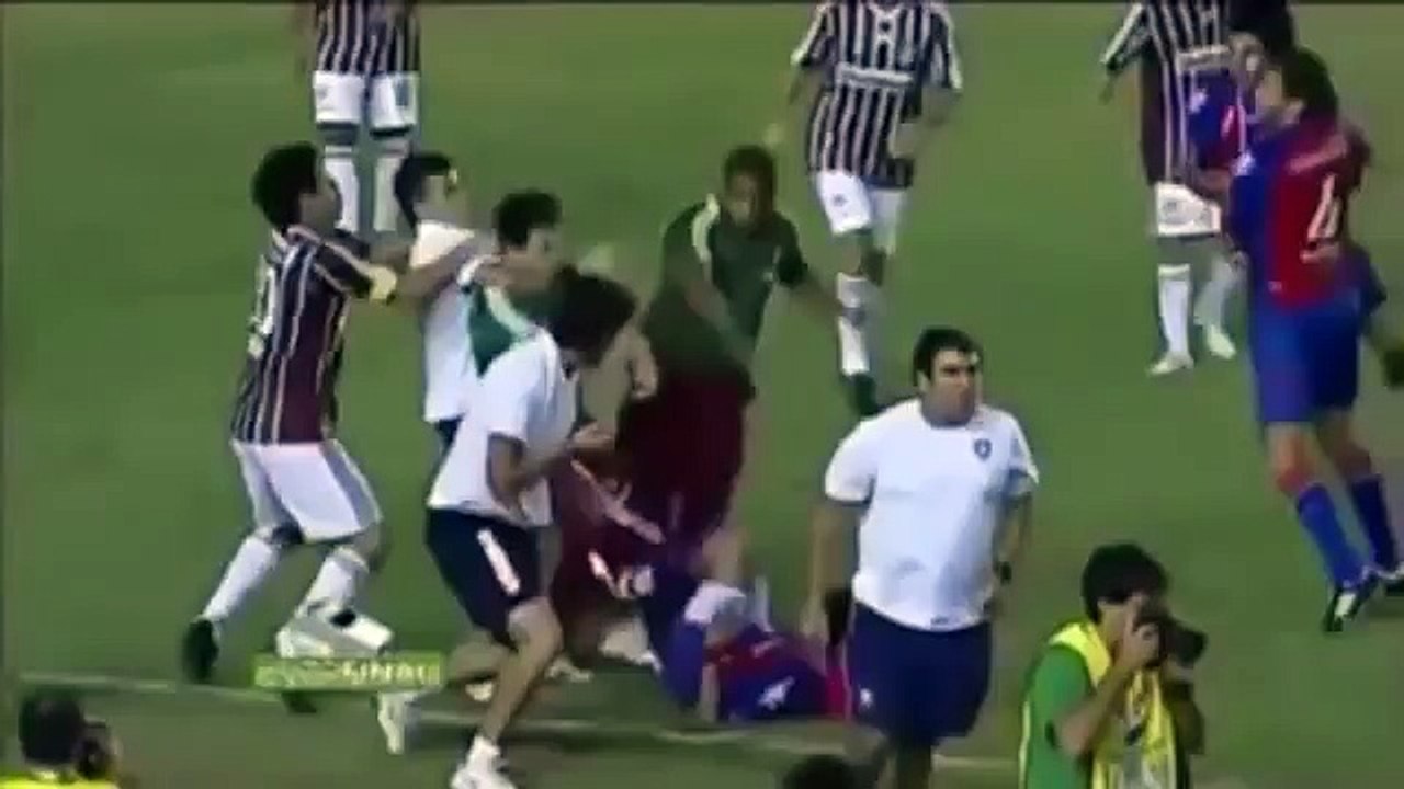 Ẩu đả bạo lực nhất trong lịch sử bóng đá.