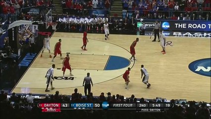 NCAA - Dyshawn Pierre perd son short en plein match