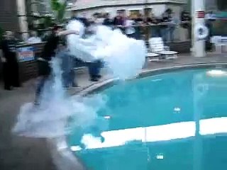 Azote Liquide dans une piscine