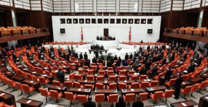 Meclis'te, Metiner ile Tuncel Arasında 'Kürdistan İlleri' Tartışması