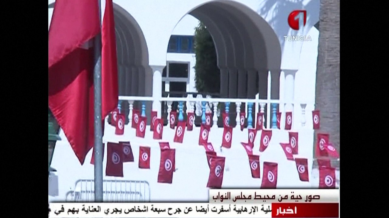 Les touristes sont évacués par les forces du sécurité à Tunis