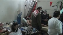 قوات النظام تستهدف ريف إدلب ببراميل الكلور