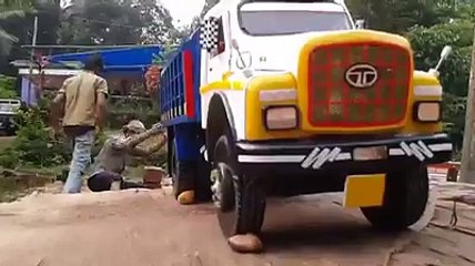 Showing Truck Bigger by Camera When Truck So little