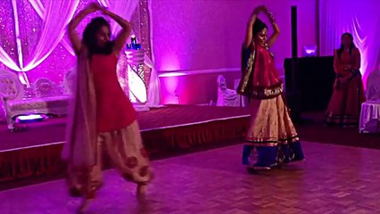 Twin Girls Dancing on Wedding on song Radha