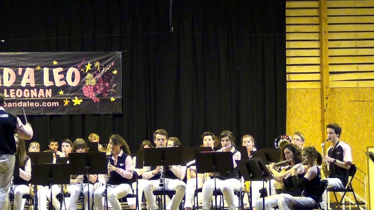 Moliendo café par la BAND'A LEO Junior