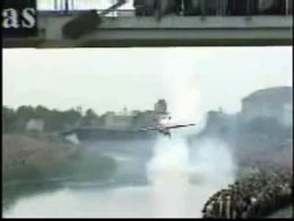 Aereo spericolato
