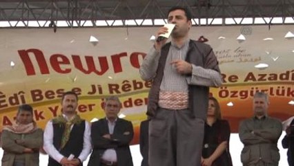 Demirtaş, Şanlıurfa'daki Nevruz Kutlamasına Katıldı (2)