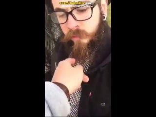 Sakallıları Pek Seven Adam