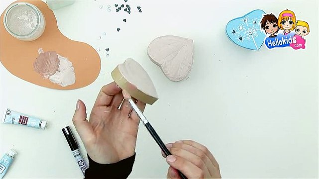 Wie man eine Schmuckdose zum Muttertag bastelt