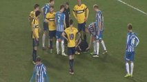 FOOT - Harrison (Hartlepool) utilise le spray mousse sur l'arbitre blessé