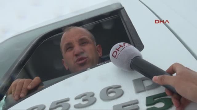 Van Bahçesaray Yoluna Çığ Düşmesi Sonucu Mahsur Kalan Sağlık Ekibine Ulaşıldı