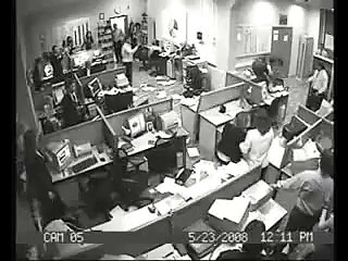 اگر آپ کے دفتر میں ایسا کوئی کرے تو ۔۔۔ اتنا غصہ بھی اچھا نہیں ہوتا