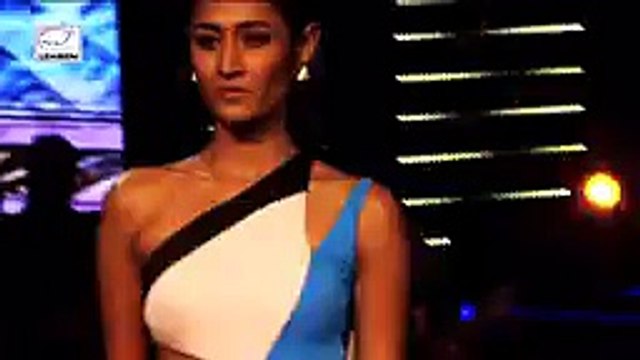 Sushmita Sen And Aditi Rao Hydari Walk The Ramp @ Blenders Pride Fashion Tour 2014.mp4