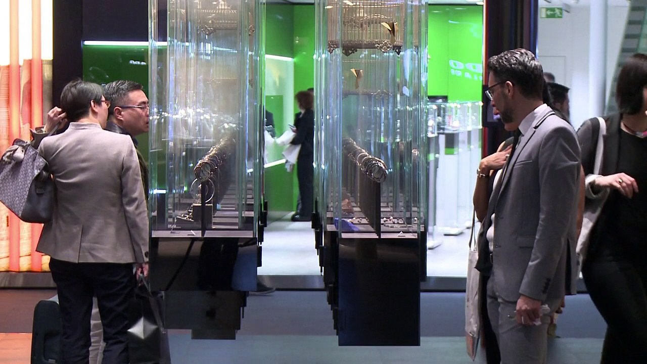 Mit der Zeit gehen: Uhrenbranche trifft Smartwatch