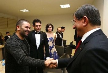 Başbakan Anlattıkça Gülme Krizine Girdiler