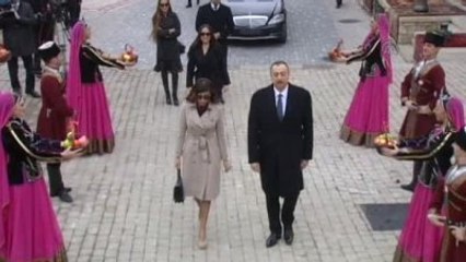 Azerbaycan'da Nevruz Ateşi Yandı