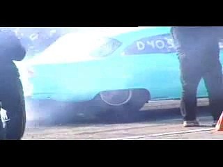 Un accident de dragster