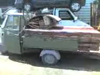 Unloading Ape Piaggio Italian style!