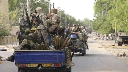 Скачать видео: African troops retakes Nigeria town from Boko Haram