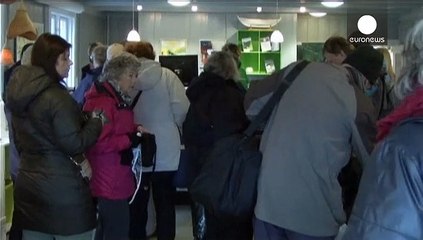 حضور گردشگران در دو جزیره دانمارکی و نروژی برای مشاهده کامل خورشید گرفتگی بیستم مارس