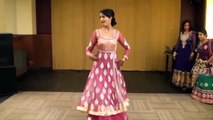 London Thumakda - Beautiful Girl Dance On Wedding