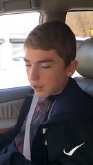 Un enfant drogué sort de chez le dentiste et pense y etre resté 2 ans!