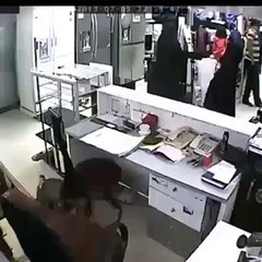 strange robbery by the help of 7 year old boy