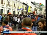 Ecuatorianos se movilizan a favor y en contra del gobierno