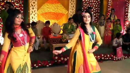 Sweet Desi Girls Dance in Wedding