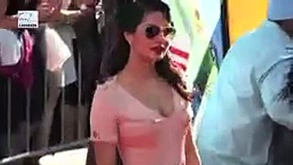 Priyanka Chopra, Parineeti Chopra   Bollywood Copycats.mp4