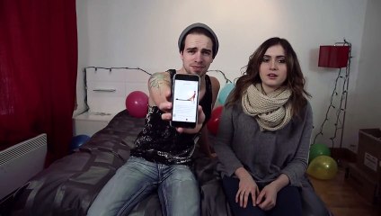 Défi homme VS femme en donnant des coups de hanches pour faire péter les ballons !