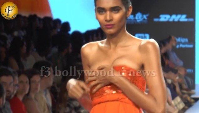 Model Wardrobe Malfunction at Lakme Fashion Week