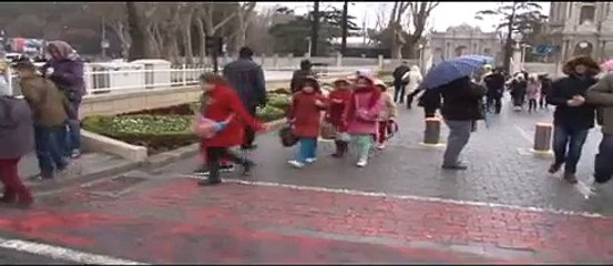 Güneş tutulmasını beklerken doluya tutuldular