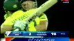 Australia thrashes Pakistan, reaches semis