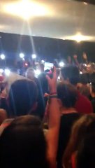 Fãs imploram atenção de Joelma