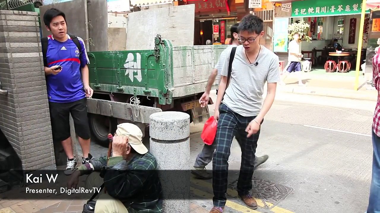 Canon 50mm f/1.2 L vs Leica Noctilux f/0.95 (Battle of Bokeh)