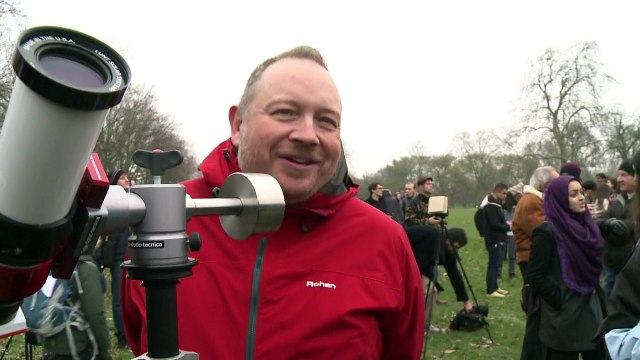 Nuvens frustram o espetáculo do eclipse solar total