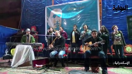 الإسكندرانية يحتفلون بميلاد سيد درويش أمام منزله في كوم الدكة