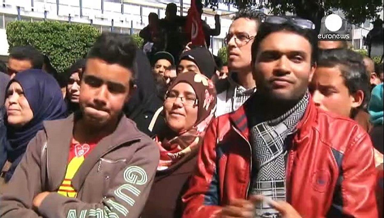 Tunisia marks independence day in defiance of attacks