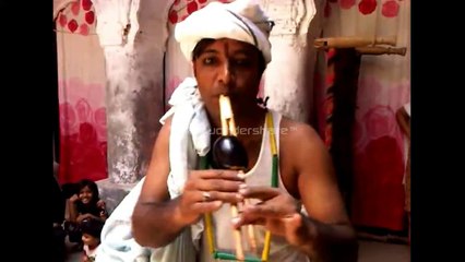 Manna Entertaining the Kids - very funny