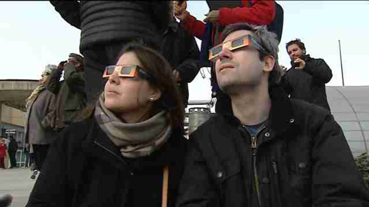 Un eclipse solar arranca la primavera