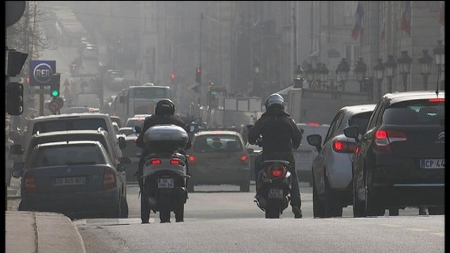 Pollution à Paris: la circulation alternée comme alternative ?