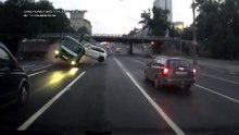 Accident de fou avec une dépanneuse (Russie)