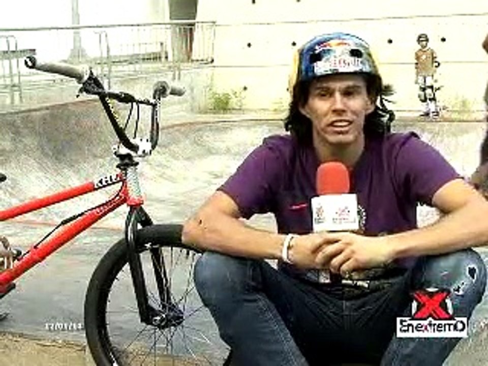 Daniel Dhers en el el parque extremo de Chacao en Caracas. 12/01/2014