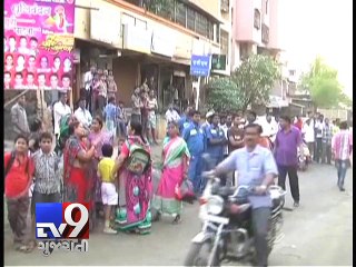 Girl found with throat slit at home - Tv9 Gujarati