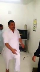 Pakistani fan Broke the TV after lost to Australia in World cup