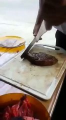 Couper rapidement un steak