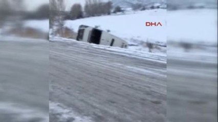 Isparta - 2 Yüzme Şampiyonasına Giden Öğrencileri Taşıyan Minibüs Devrildi 1 Ölü, 17 Yaralı