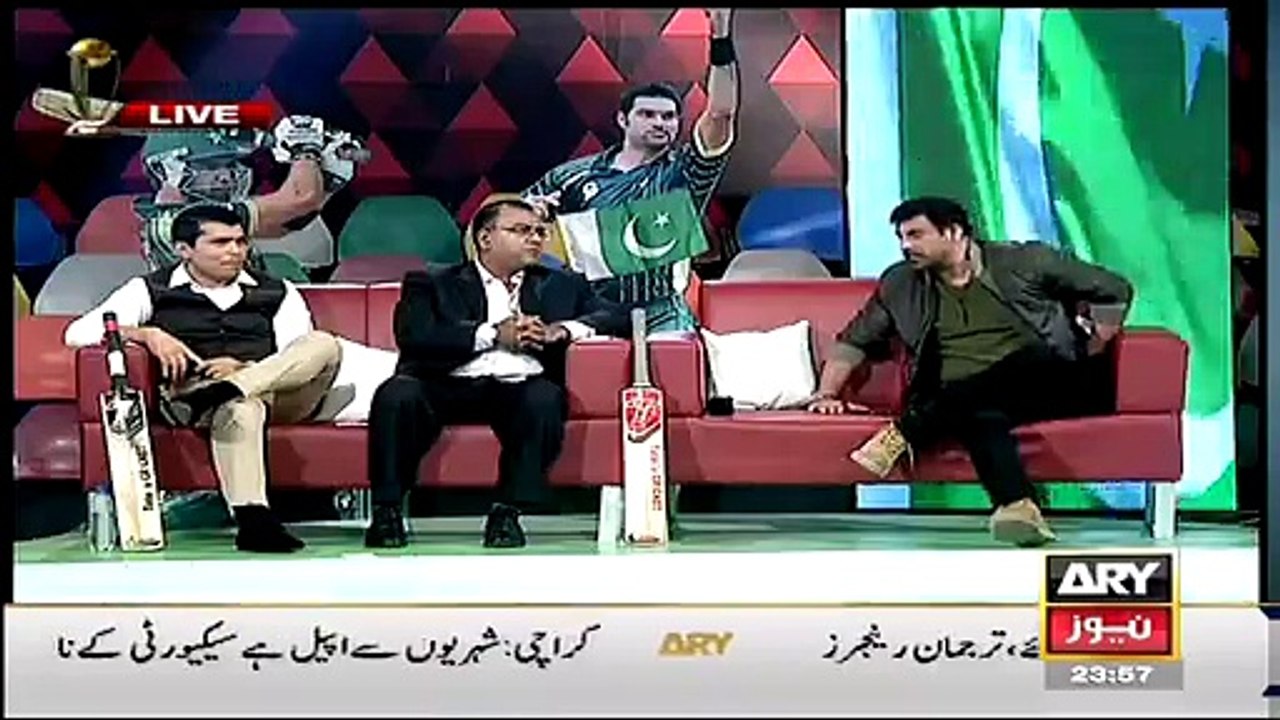 Agar aik Taraf Afridi Aur AIk Taraf Imran Khan Hon To Log Kis Taraf Jayen Ge-Bas