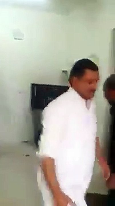 Pathan Gone Mad After Pakistan Loose Match Vs Australia Break his TV Apart